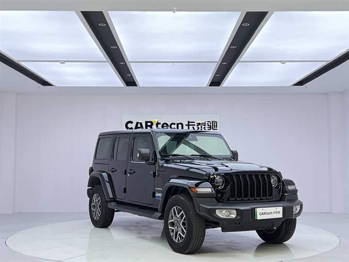 Фото 7 - Jeep Wrangler Hybrid