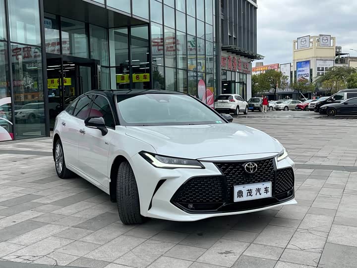 Photo 6 - Toyota Avalon