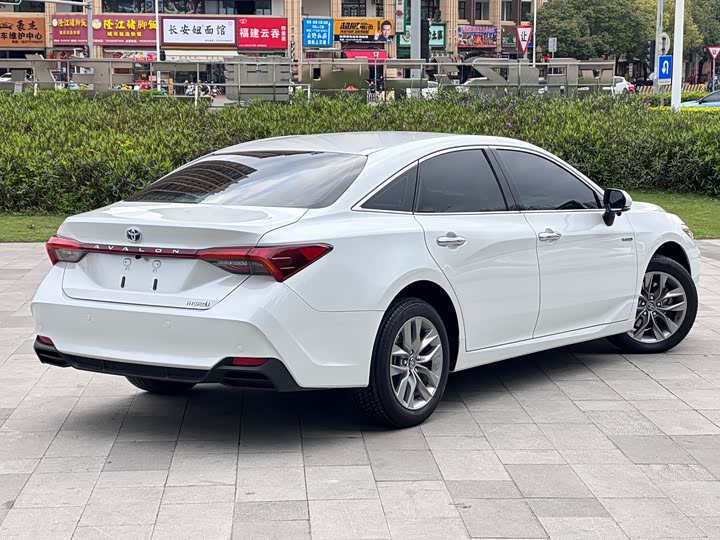 Photo 4 - Toyota Avalon