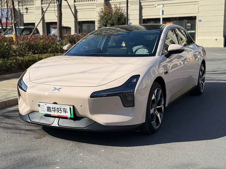 Фото 1 - XPeng Mona M03