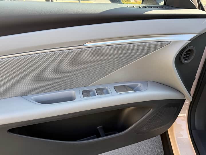 Фото 5 - XPeng Mona M03