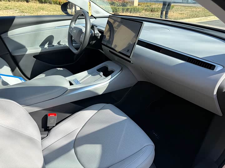 Фото 7 - XPeng Mona M03