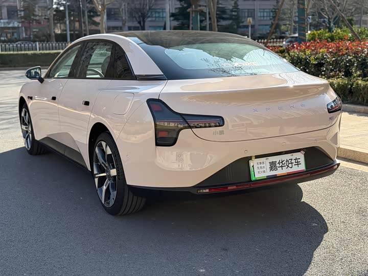 Фото 8 - XPeng Mona M03