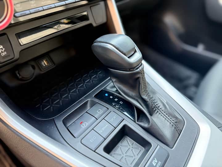 Фото 7 - Toyota Wildlander