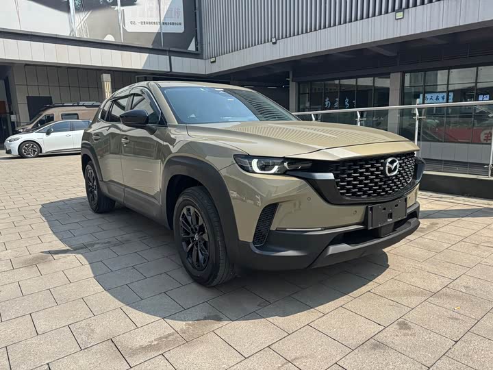 Photo 3 - Mazda CX-50