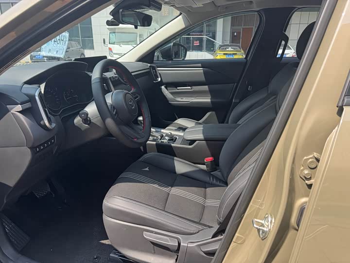 Photo 5 - Mazda CX-50