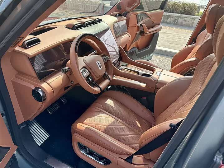 Photo 5 - BYD Yangwang U8