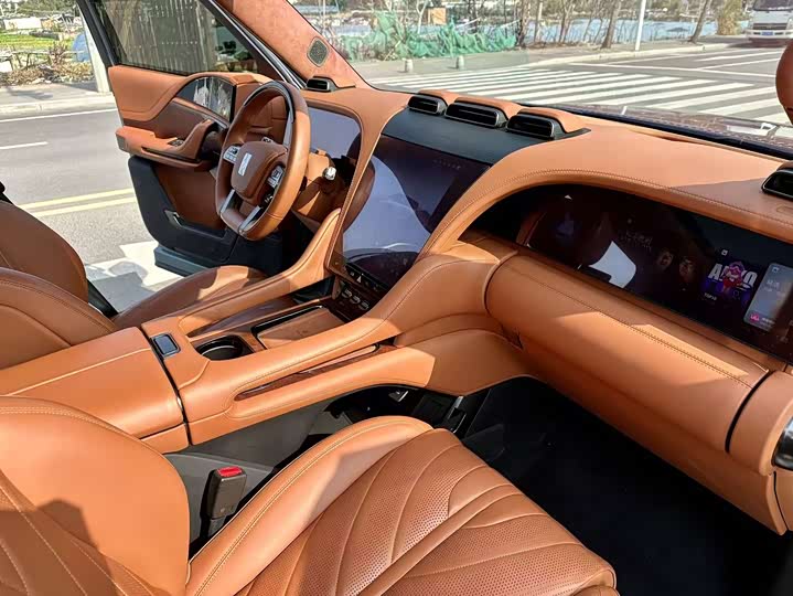 Photo 8 - BYD Yangwang U8