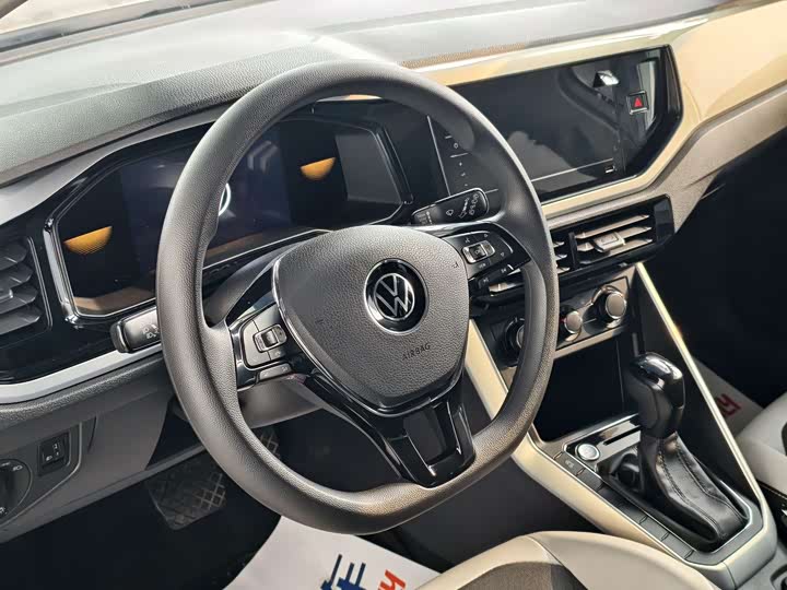 Фото 8 - Volkswagen Polo