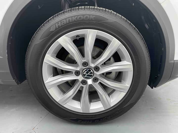 Фото 8 - Volkswagen T-Roc