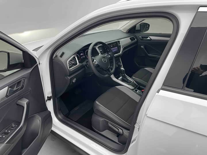 Фото 9 - Volkswagen T-Roc