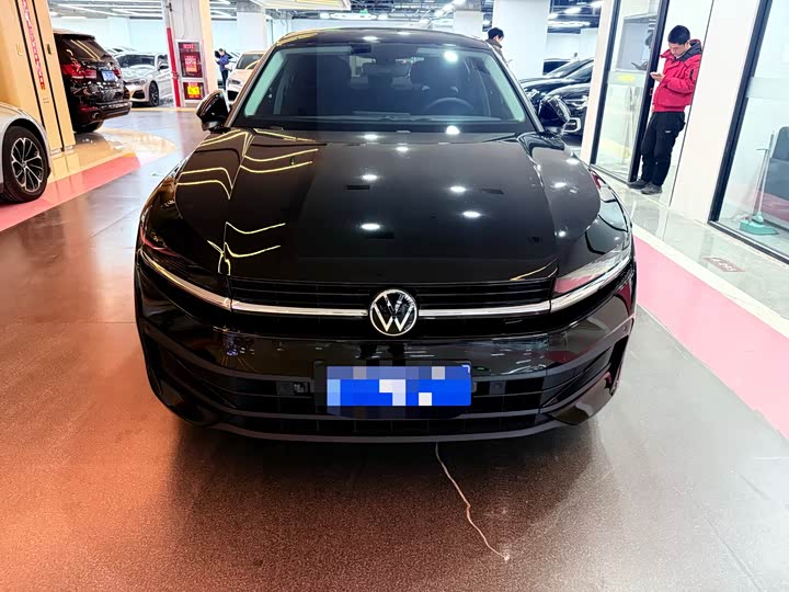 Фото 2 - Volkswagen Magotan