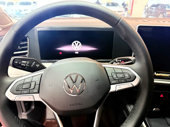 Фото 5 - Volkswagen Magotan