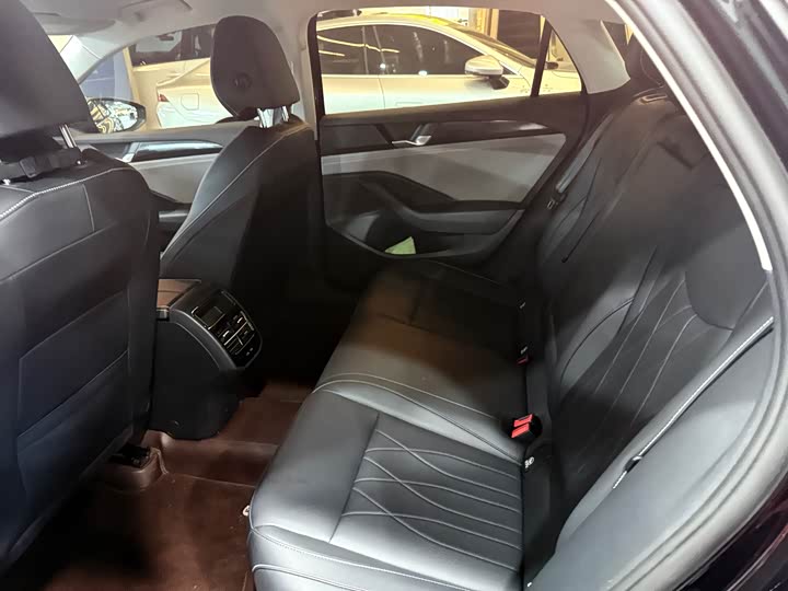 Фото 8 - Volkswagen Magotan