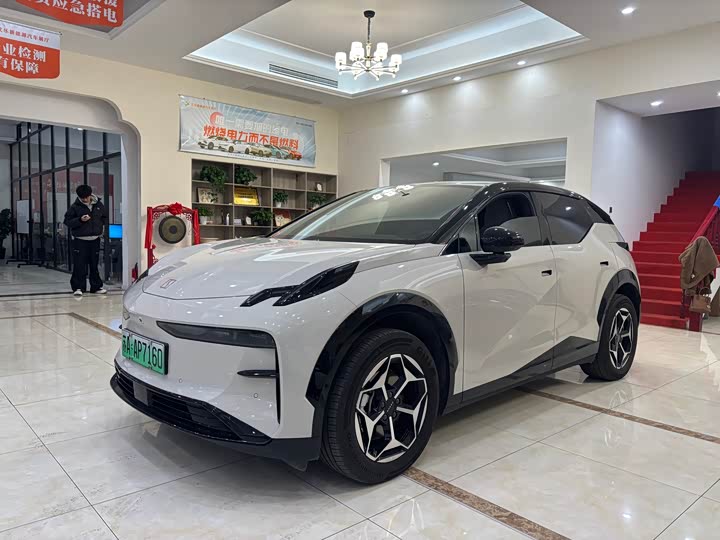 Фото 1 - Zeekr X