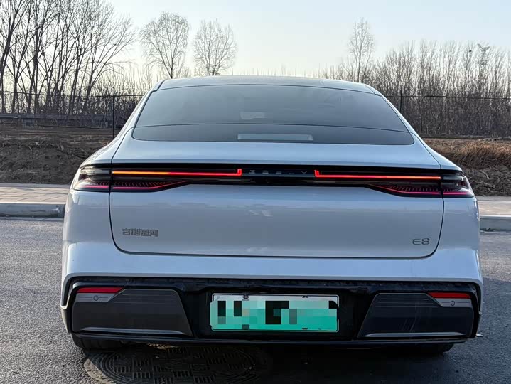 Фото 5 - Geely Galaxy E8