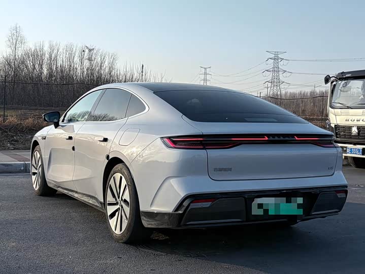 Фото 6 - Geely Galaxy E8