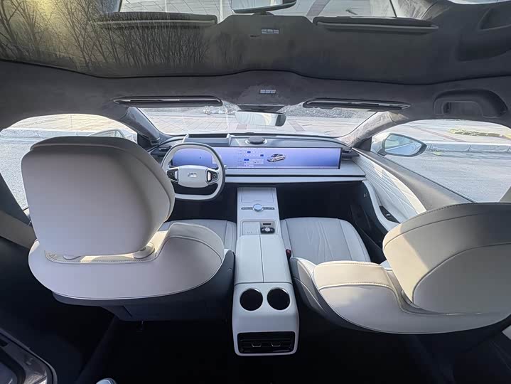 Фото 9 - Geely Galaxy E8