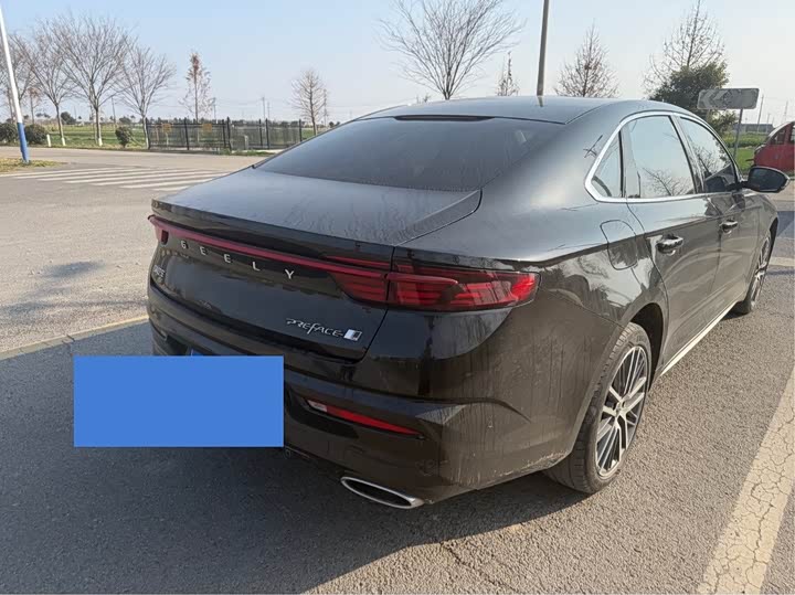 Фото 3 - Geely Preface