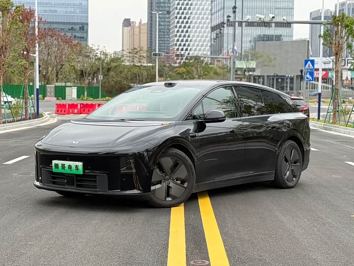 Фото 1 - LiXiang i6