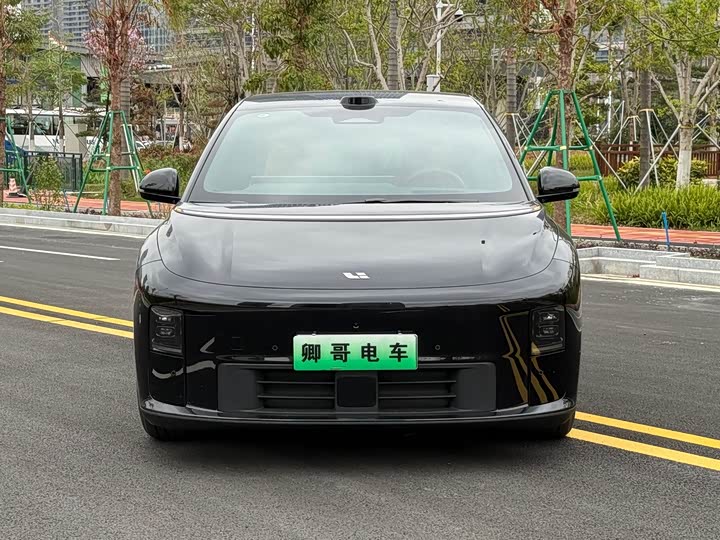 Фото 2 - LiXiang i6