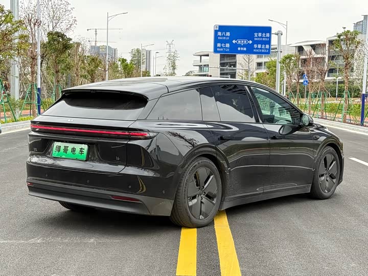 Фото 6 - LiXiang i6