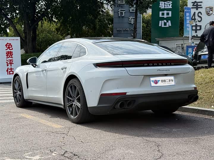 Фото 4 - Porsche Panamera