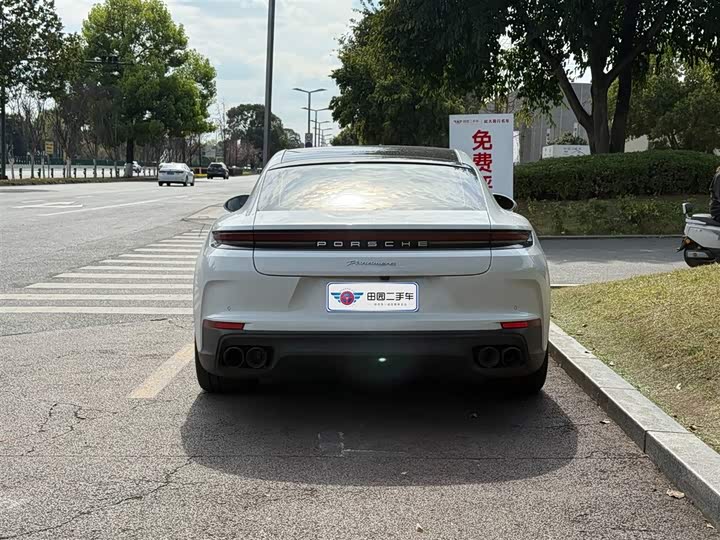 Фото 5 - Porsche Panamera