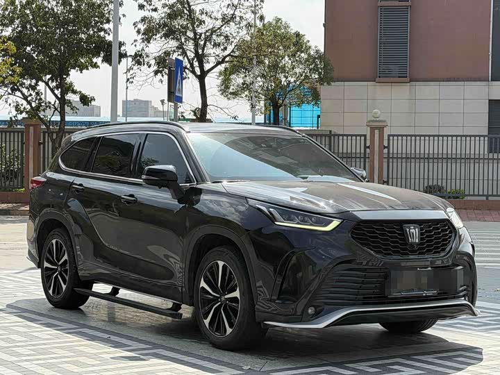 Фото 3 - Toyota Crown Kluger