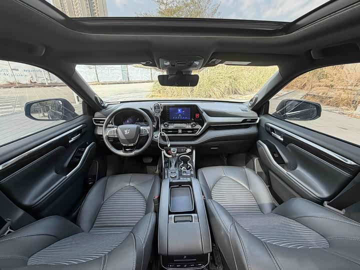 Фото 4 - Toyota Crown Kluger