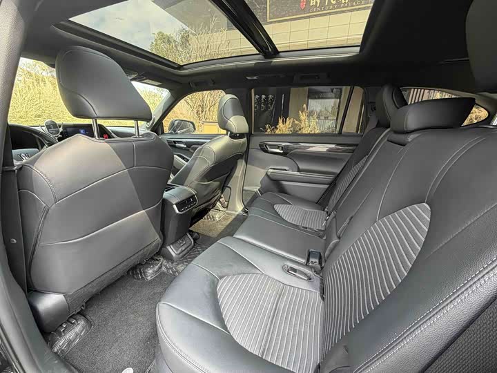 Фото 5 - Toyota Crown Kluger