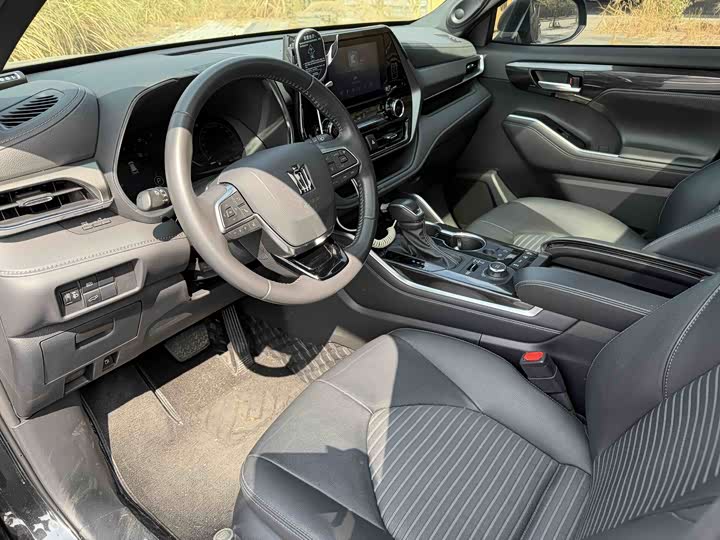 Фото 6 - Toyota Crown Kluger