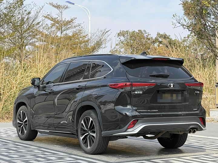 Фото 8 - Toyota Crown Kluger