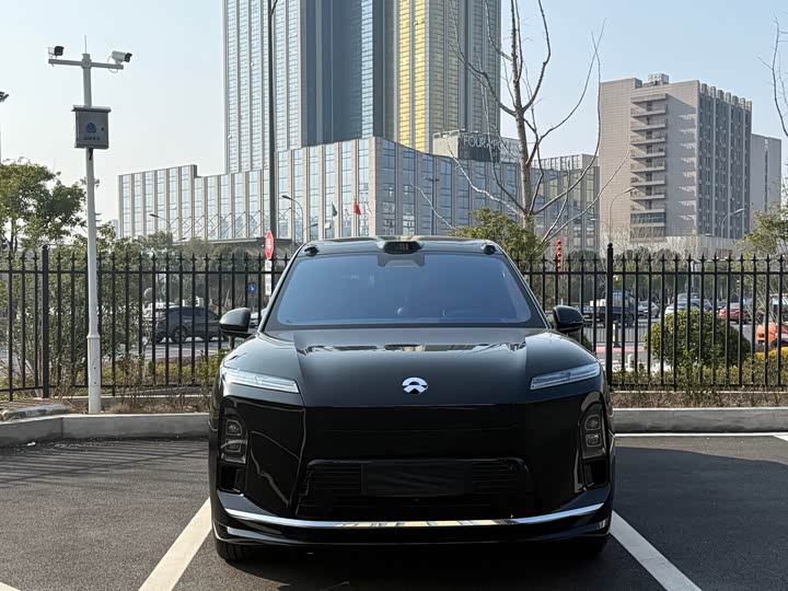 Фото 2 - Nio ES8