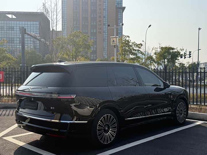 Фото 9 - Nio ES8