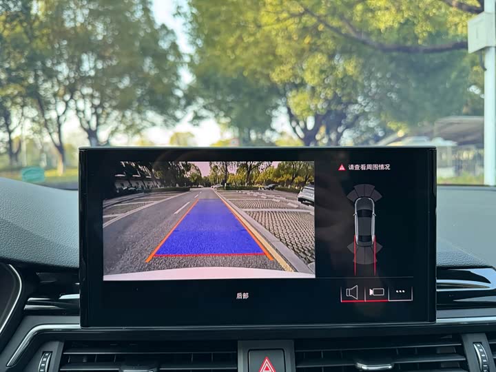 Фото 9 - Audi A4L