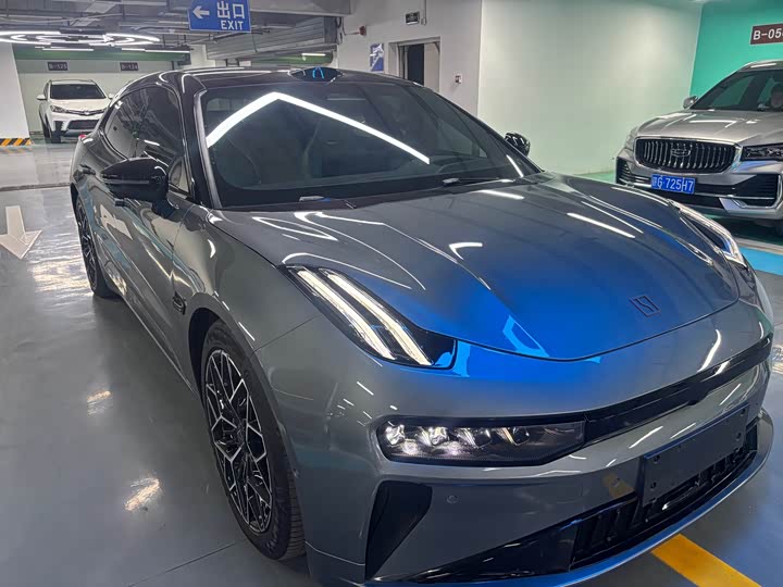 Фото 3 - Zeekr 001