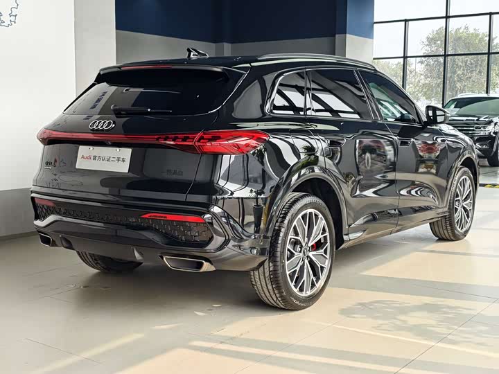 Фото 5 - Audi Q5L