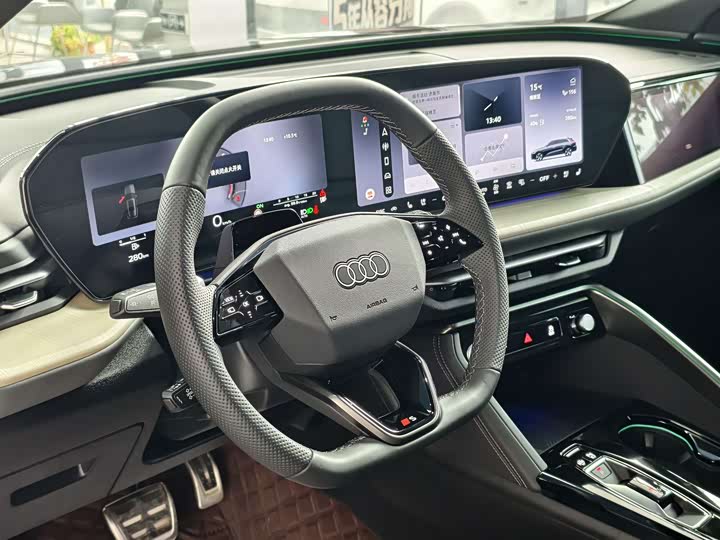 Фото 8 - Audi Q5L