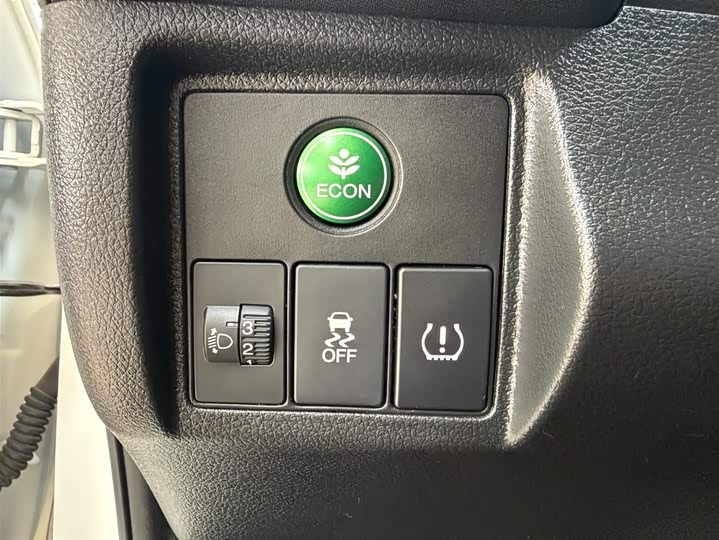 Фото 9 - Honda Vezel