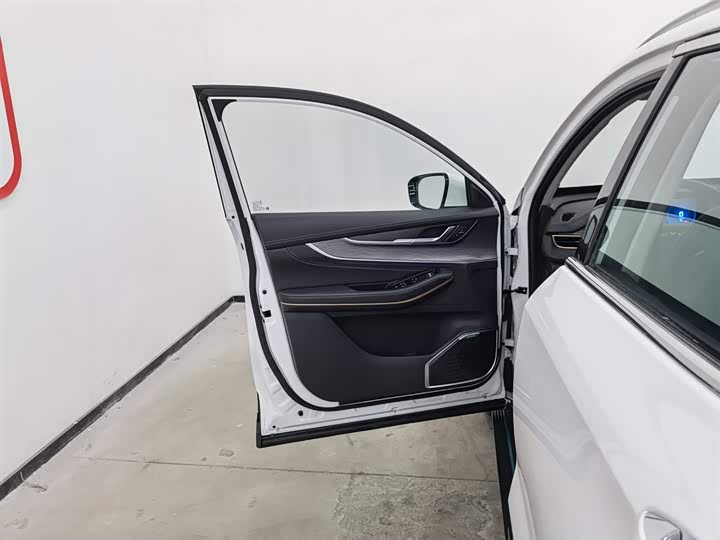 Фото 8 - Exeed LX C-DM Hybrid