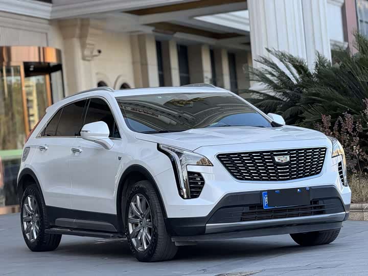 Фото 2 - Cadillac XT4