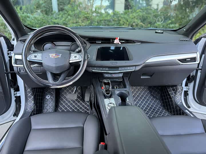 Фото 3 - Cadillac XT4