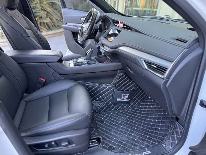 Фото 4 - Cadillac XT4