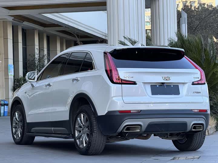 Фото 7 - Cadillac XT4