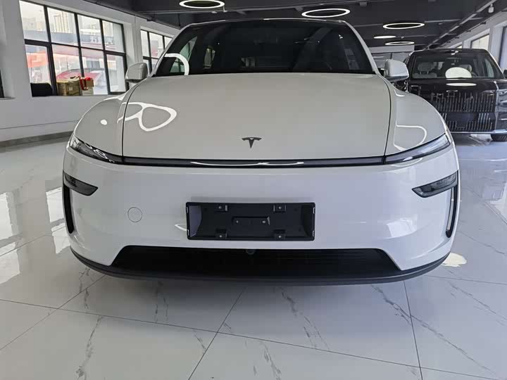 Фото 2 - Tesla Model Y
