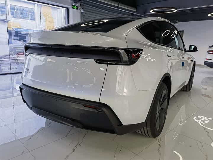 Фото 5 - Tesla Model Y