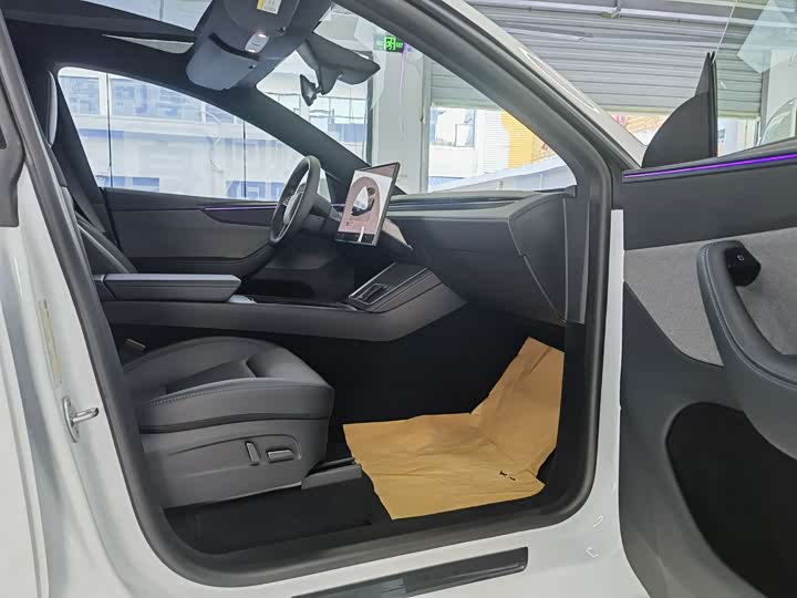Фото 9 - Tesla Model Y