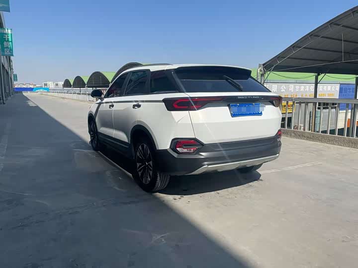 Фото 4 - Bestune T77