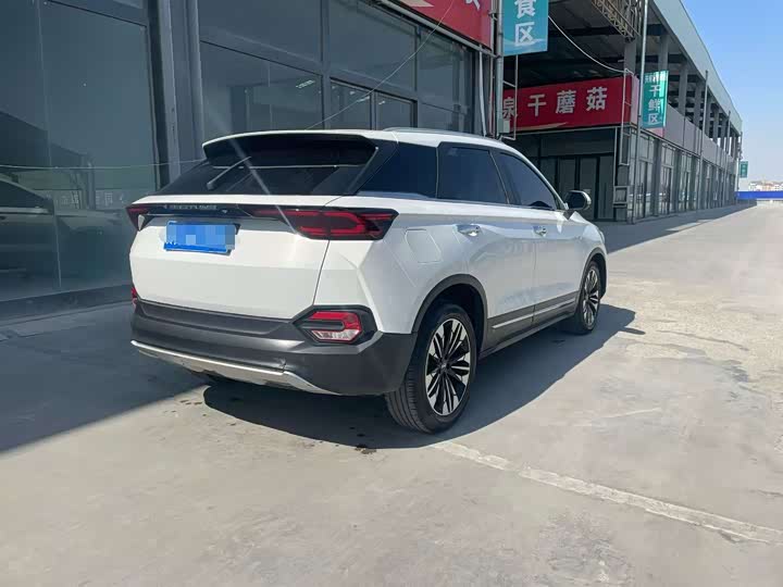 Фото 6 - Bestune T77